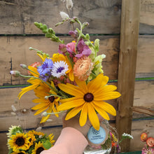 Load image into Gallery viewer, Fresh Flower Arrangement

