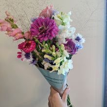 Load image into Gallery viewer, Fresh Flower Bouquet
